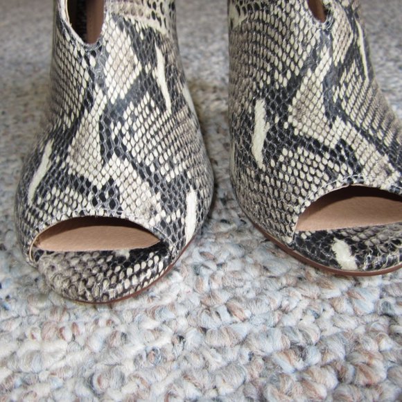 Halogen Rowen Snake Print Peep Toe Bootie - Picture 7 of 14